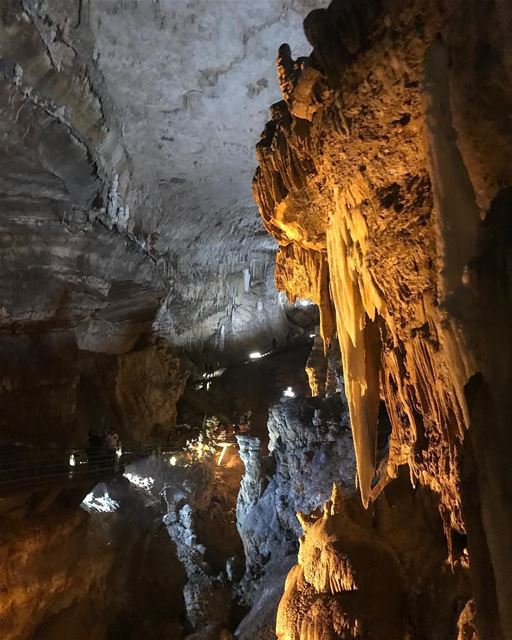 Esta é a famosa Gruta de Jeita, selecionada para uma das 7 Maravilhas do... (Jeita Grotto)