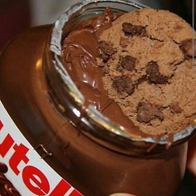 Even at work you have time to eat Nutella with Cookies, the chocolate very important for your memories.... (Sweet Lovers)