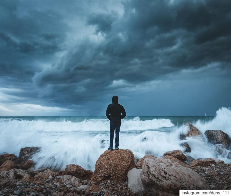 Even the stormy weather can’t keep me away from the beach ⛈🌊Photo taken... (Batroûn)