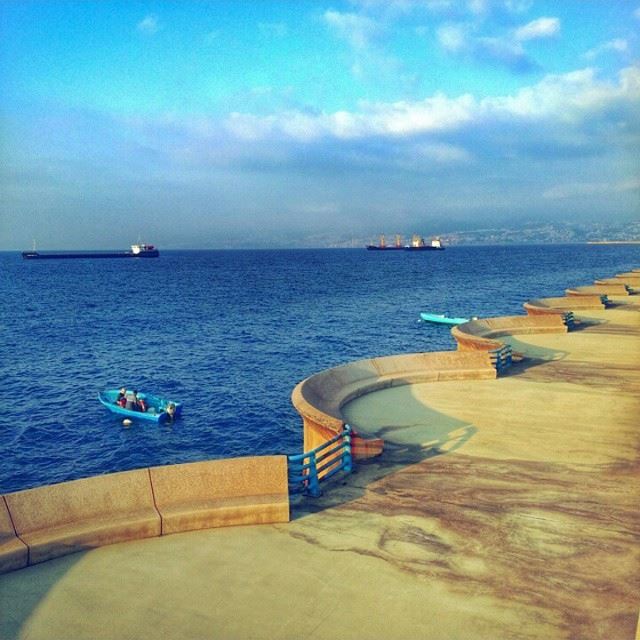 Evening friends 👋😃🎈 Beirut Waterfront 😍