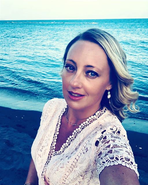 Evenings by the sea 💚🌊👱🏻‍♀️.. keepdiscovering .. lucyinlebanon👱🏻 (Cyprus)