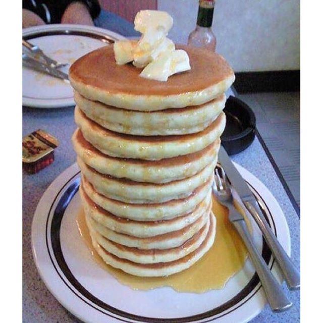 Every Day Manouche!!! Its good from time to time to change your routine for something crazy like this pancake 