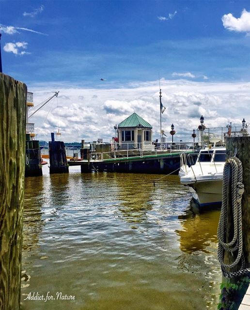 Every day may not be good but there must be something good in every day --- (Old Town Alexandria: Waterfront)