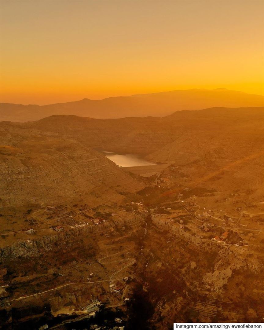Everybody loves the golden hour when the sun sets🌅, but have you heard... (Faraya, Mont-Liban, Lebanon)