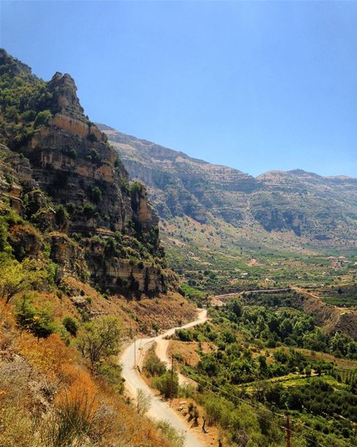 Everyone wants to escape sometimes 🍃🏞  PeterWenMaken  fransabankVPL ... (Akoura, Mont-Liban, Lebanon)