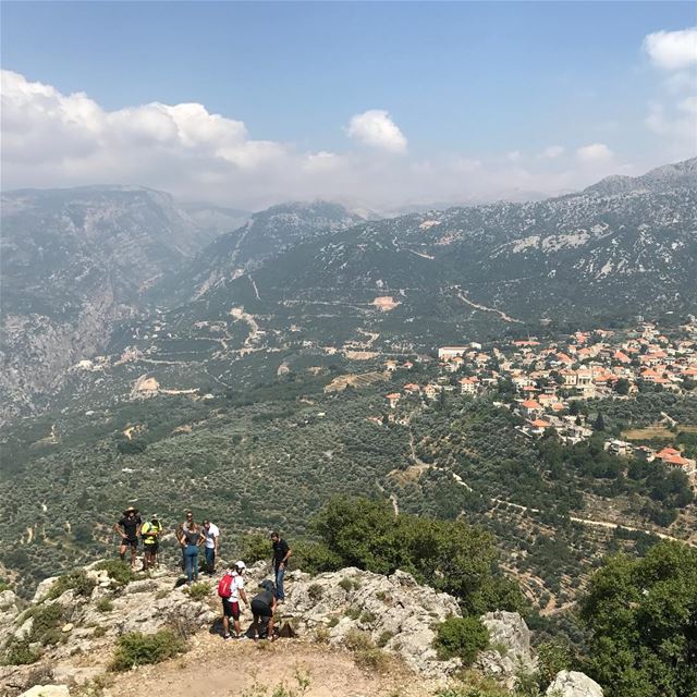 Exploring Bchaaleh-Hiking & Sunset Yoga 🌲Join @routeslb and @ak_yoga_stud (Bchaalé, Liban-Nord, Lebanon)