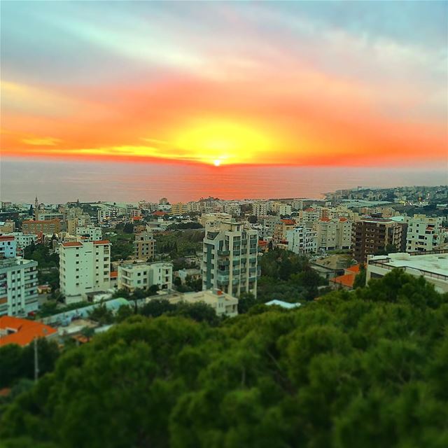 " Explosive Of The Sun..." whatsuplebanon wearelebanon livelovebeirut... (Byblos, Lebanon)