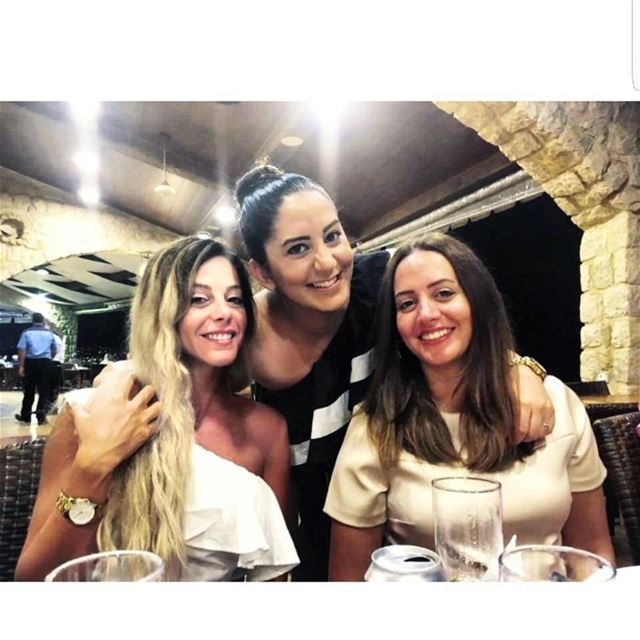 F❤mily✌@sarah_antonios @sarine14 cousins  dinner  byblos  birthdaygirl ... (Byblos - Jbeil)