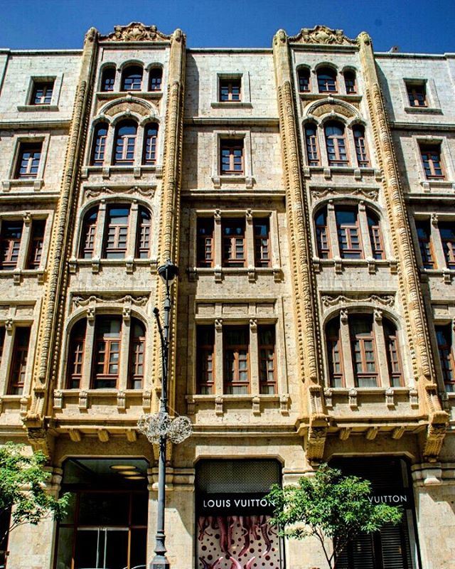 Fachada da Louis Vuitton de Beirute, selecionada pelo site da grife como... (Downtown Beirut Louis Vuitton)