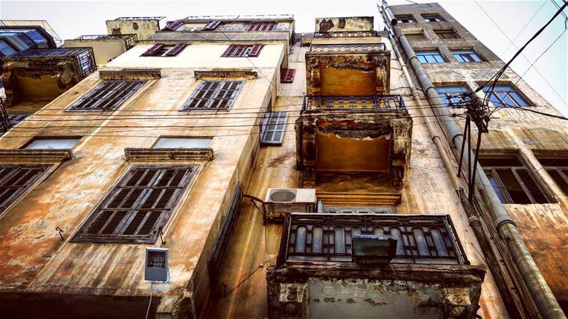 Fading Fast  facade  fadedglory  savebeirutheritage  traditional  lebanese... (Beirut, Lebanon)