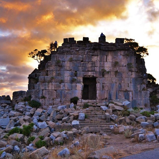 Faqra-kfarzebian historical site at sunset.Camera : nikon d3200. Hdr (hig