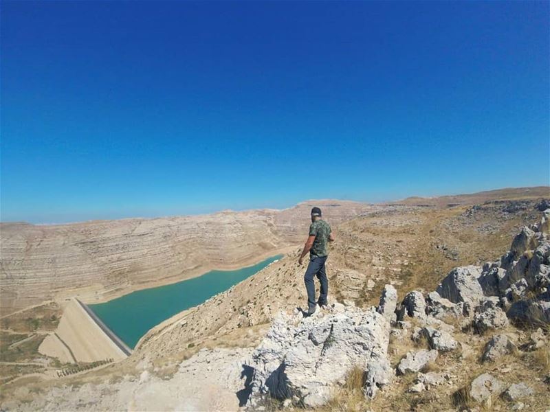 Far from the madding crowd 😊... ..  hiking  hikingadventure ... (Chabrouh-Faraya)