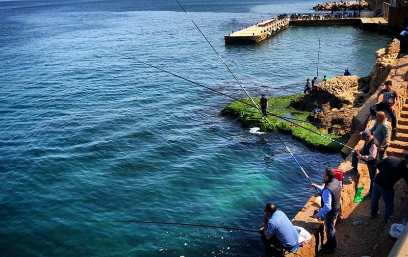 Feed your  soul with  saltwater .. Feed your  stomach with  freshfish 😎🐟... (Ain El Mreisse, Beyrouth, Lebanon)