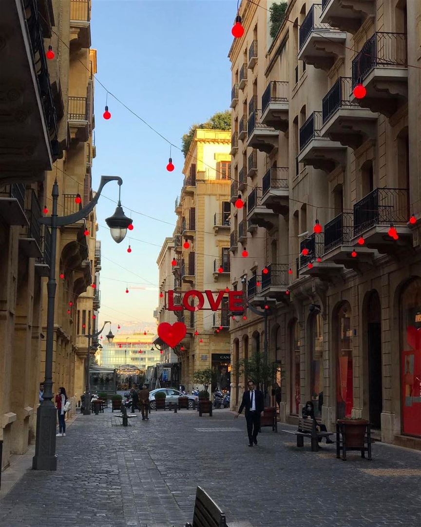 Feliz Dia de São Valentin em Beirute, fotografada por Giuliano Chaddoud @ch (Downtown Beirut)