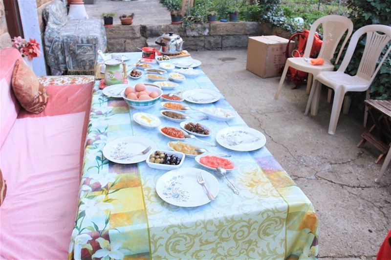 FFA walks lebanon team members enjoyed this Delicious lebanese breakfast... (Douma, Liban-Nord, Lebanon)
