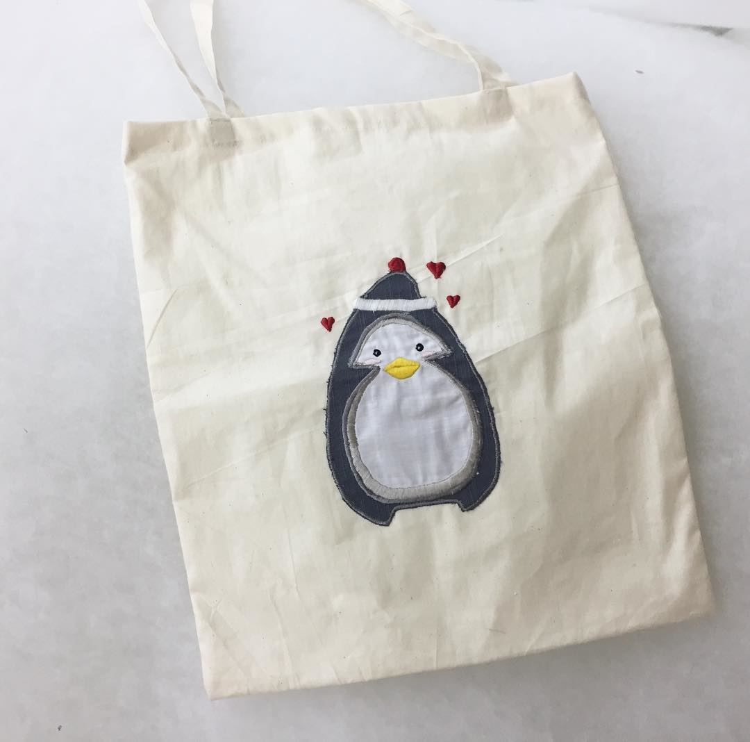Fill it with some ❤️ Totebag for Christmas 🎄Write it on fabric by nid d'ab