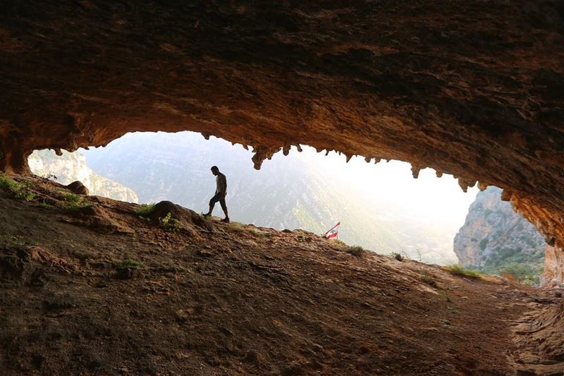 Fill your  life with  experiences , not things. Have  stories to tell ,... (Tannurin At Tahta, Liban-Nord, Lebanon)