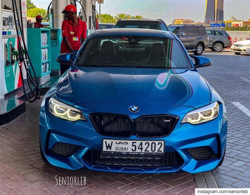Filling up this BEAST 😈 The new BMW M2 LCI Competition Package 🔵🔴Ⓜ️ I’m... (Dubai, United Arab Emirates)
