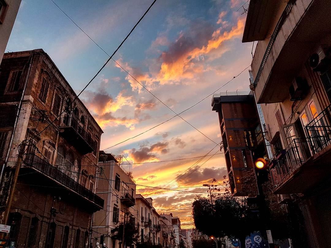 Finale  fireinthesky  nofilter  sunset  marmikhael  citylife  nightlife ... (Beirut, Lebanon)