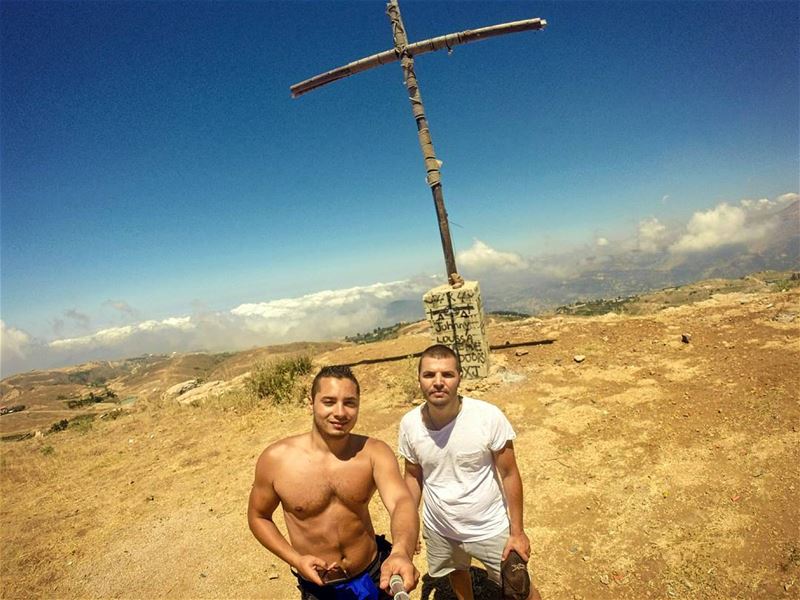 Finding hope in the desert ✞ tb sunday hike camping cross montain nature...