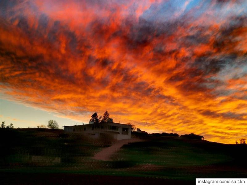  fireinthesky 🔥........ sunset  magical  amazinglebanon ... (Aïtaroun, Al Janub, Lebanon)