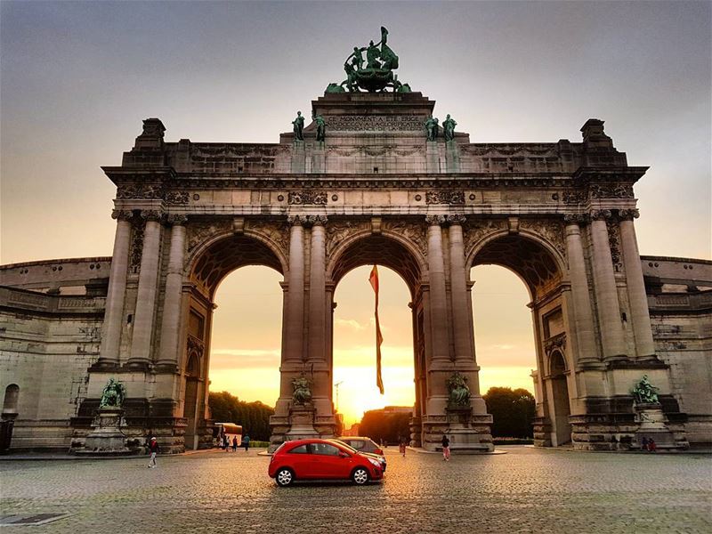 First sunset in Brussels. Already loving the vibes of this city! ... (Cinquantenaire)