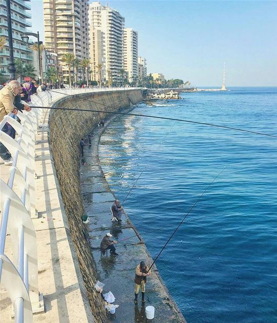 Fishing day 💙morning igers 😀👋🏻By @buddcorp  GoodMorningBeirut ... (Ain El Mreisse, Beyrouth, Lebanon)