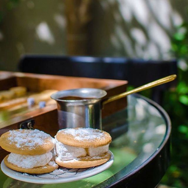 Flash back 👌👌 Enjoying the arabic coffee at the terrace with the classic sweet biscuits with Raha while playing tric-trac (Leila Min Lebnen)