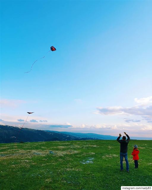 Fly me to the moon 🎈.....  mountains  instagood  kids  webstapick ... (Mount Lebanon Governorate)
