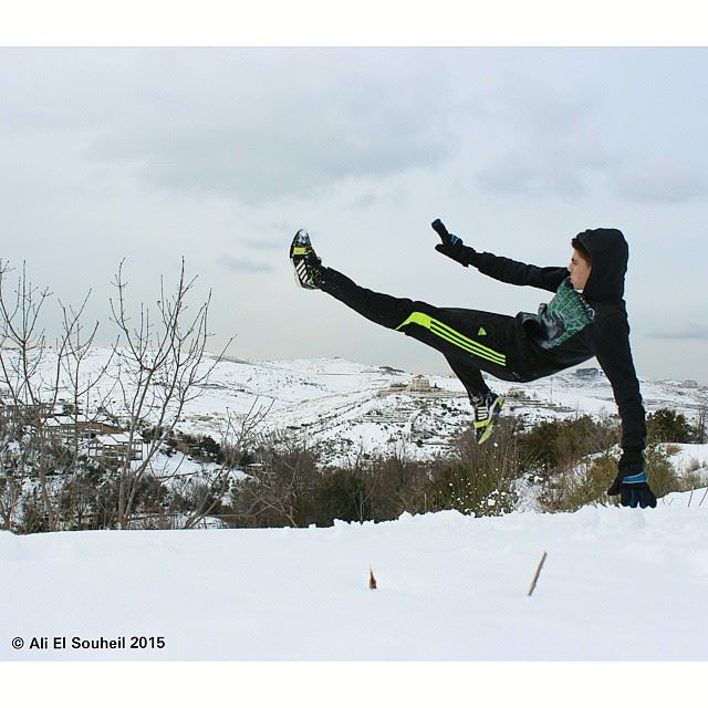  flying  snow  football  jezzine  sky  skyporn  south_lebanon ...