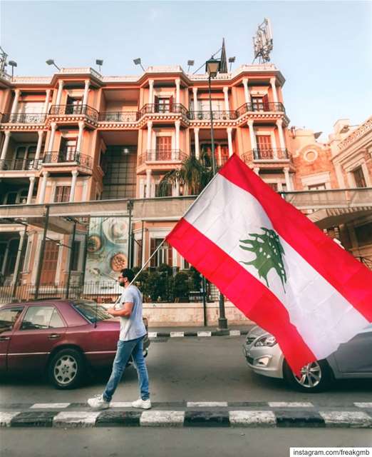 For a brighter future ❤️ 🇱🇧  ثورة  لبنان_ينتفض  كلن_يعني_كلن  📸: @joanad (Tripoli, Lebanon)