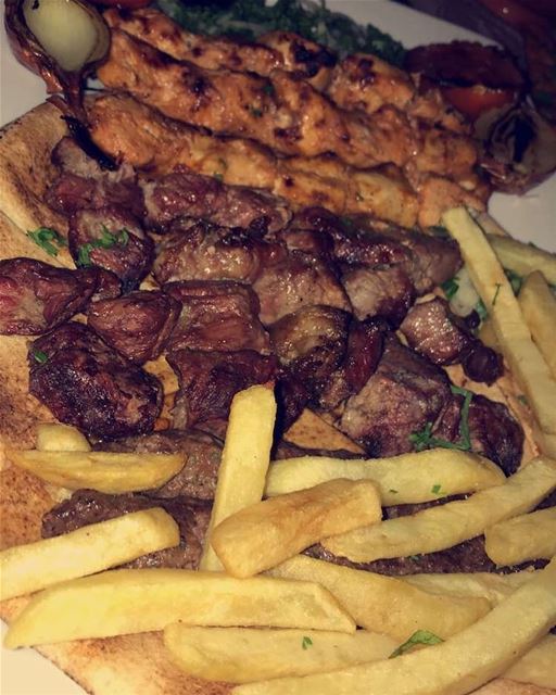 För att d lördag 😍🍽 lebanese_in_sweden  livelovelebanon  livelovebeirut...