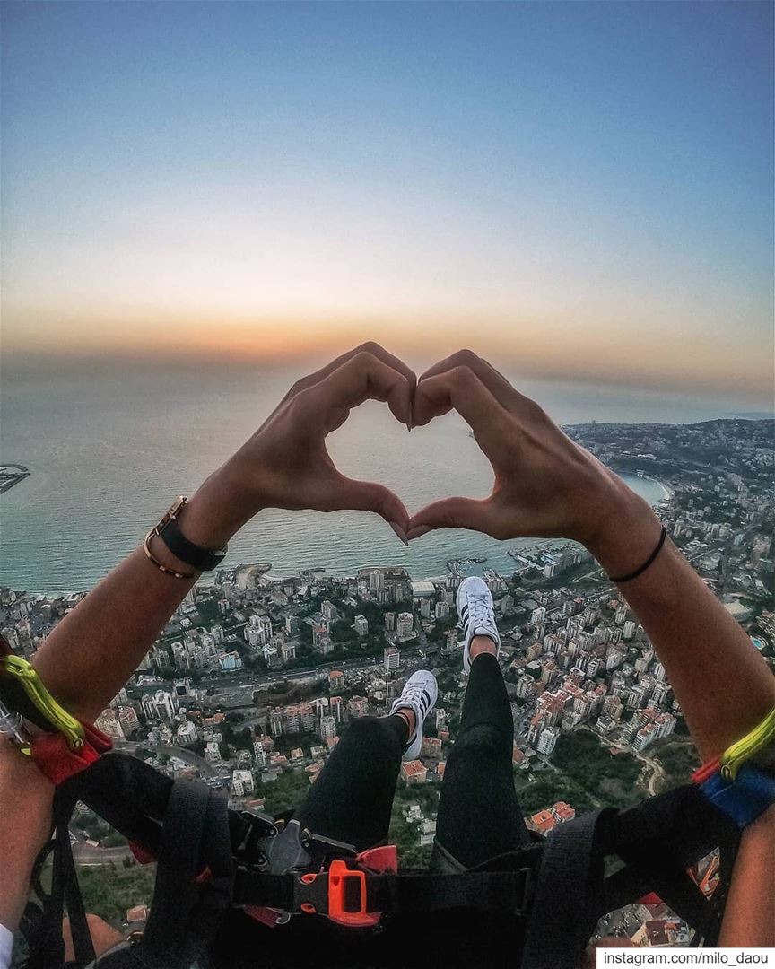 For the love of Paragliding. ❤️🌅 🦅 thenorthface  mikesport  outdoor ... (جونية - Jounieh)