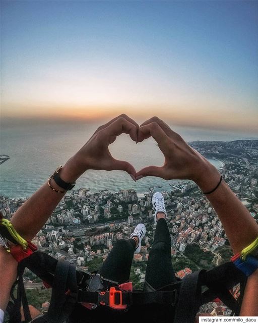 For the love of Paragliding. ❤️🌅 🦅 thenorthface  mikesport  outdoor ... (جونية - Jounieh)