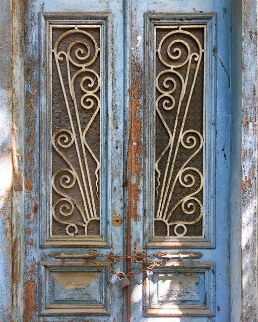 forever locked up 🔓•• ihavethisthingwithbeirut  urban ... (Beirut, Lebanon)