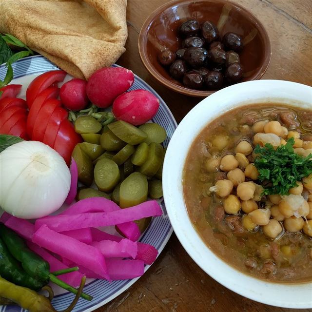  foul   breakfast   breakfasttime☕️  lebanon  lebanesefood  vegetables  ...