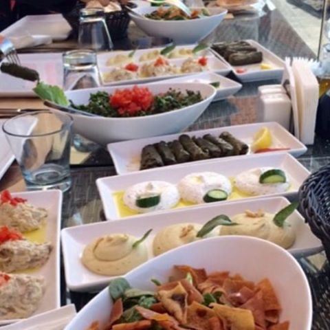 Foul house table, this is Lebanese mezze and this is Sunday!!!! (Restaurant Amar - قمر)