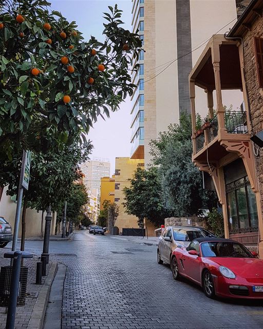 Freedom in the air..🍃🍊🍃🍊🍃.. beirut  sunday rideoftheday 🚴....... (Beirut, Lebanon)