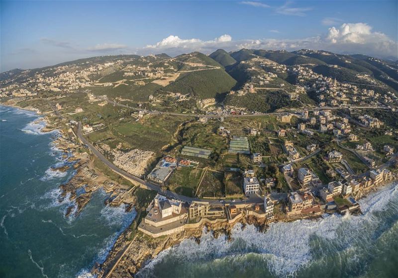 Fresh air & sea !🇱🇧🏊‍♂️☁️🇱🇧.... lebanon  ig_lebanon ... (Kfar Abida)