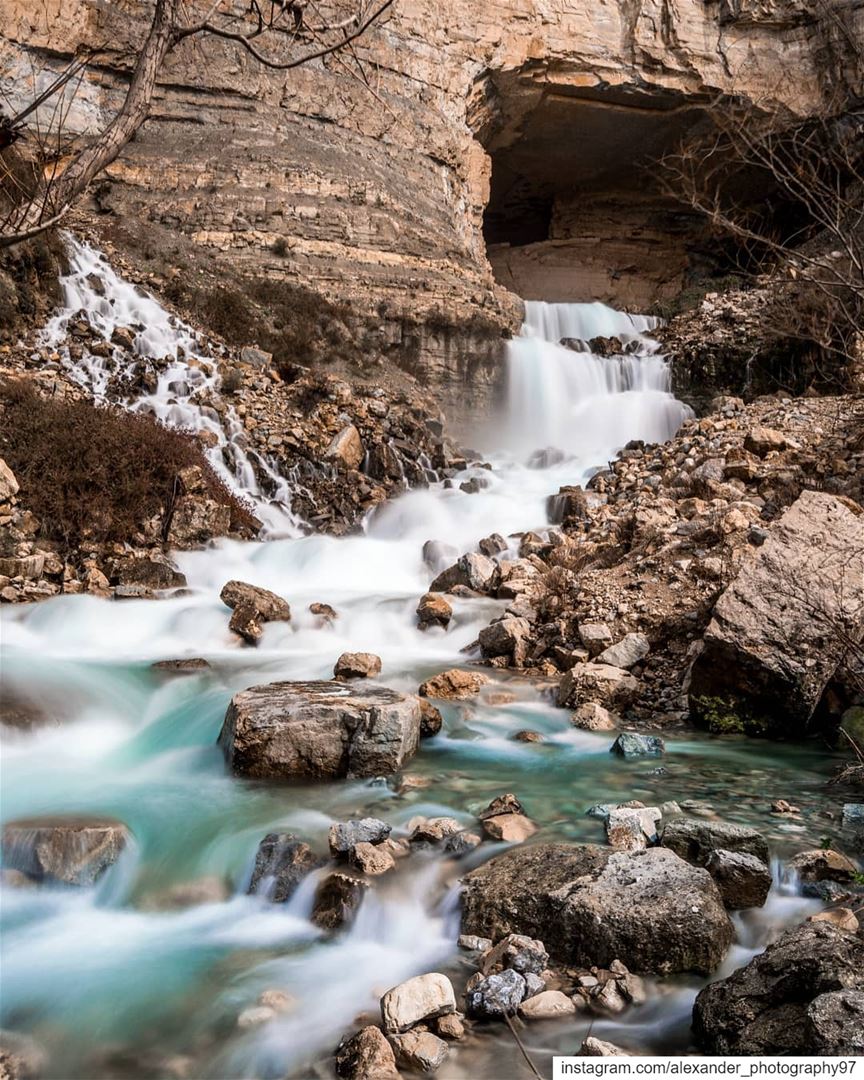 Fresh, from the heart of the Lebanese mountains 🏔️🖤 - Afka Waterfalls.... (Afka, Mont-Liban, Lebanon)
