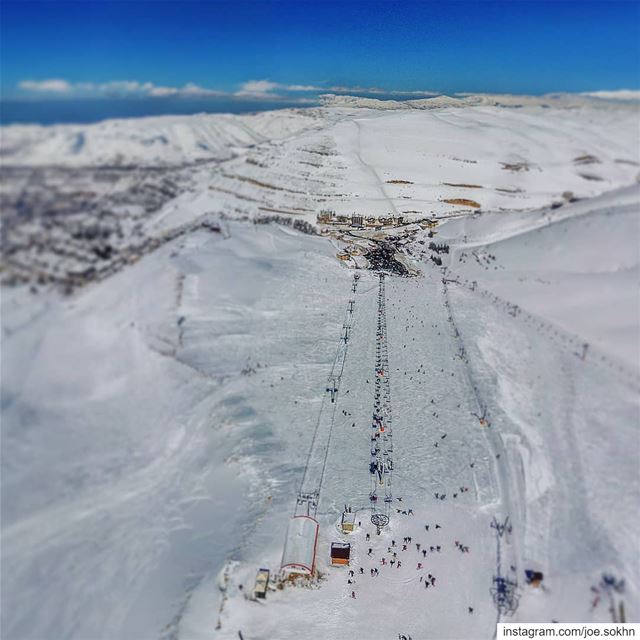 Fresh Snow and Sun ❄☀️🇱🇧 ☀️❄......... lebanon  mzaarskiresort ...