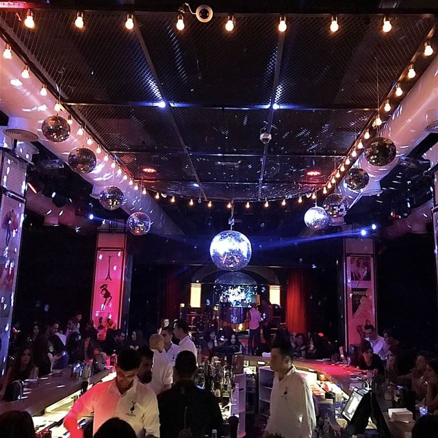 Friday night 💞let the weekend begins whatsuplebanon  nationalart ... (Caprice)