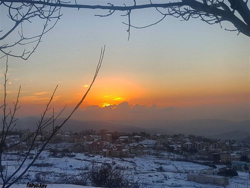  friday sunset sunsetlovers sunsets ehden snowlife sunset_stream sun... (Ehden, Lebanon)