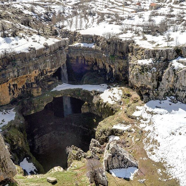 Frm the mountains of lebanon😍 sinkhole  waterfall  baatarawaterfall ...