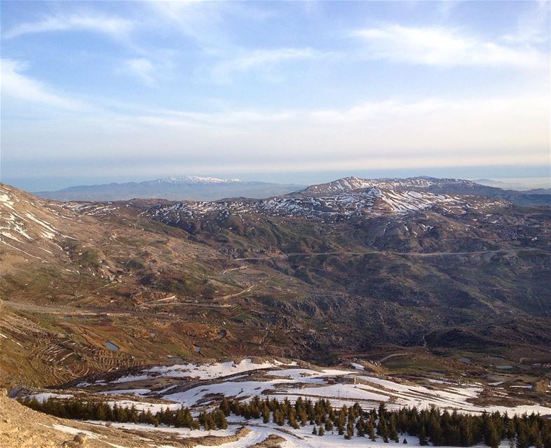 From peak2peak..Somewhere I belong.. 🏔🌏  sannine  mzaar  kneise  zaarour... (Sannin, Mont-Liban, Lebanon)
