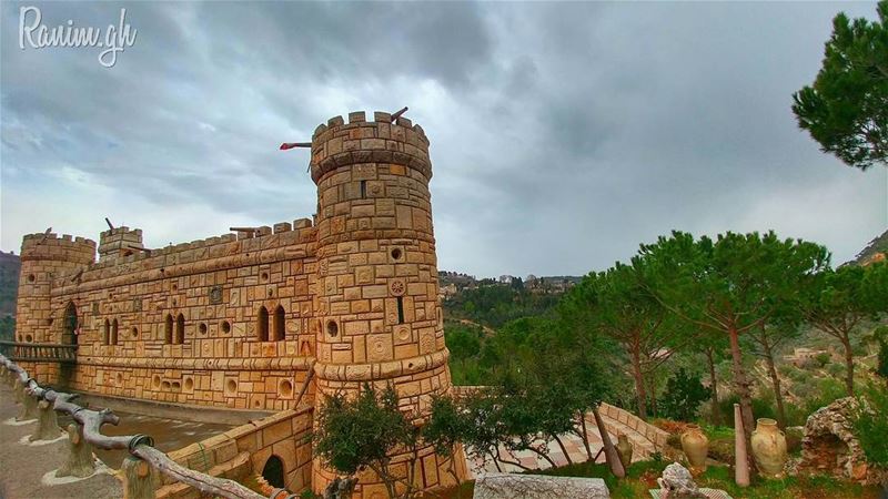 From where they stood, they could see the castle !🏰.......... (Moussa castleقلعة موسى)