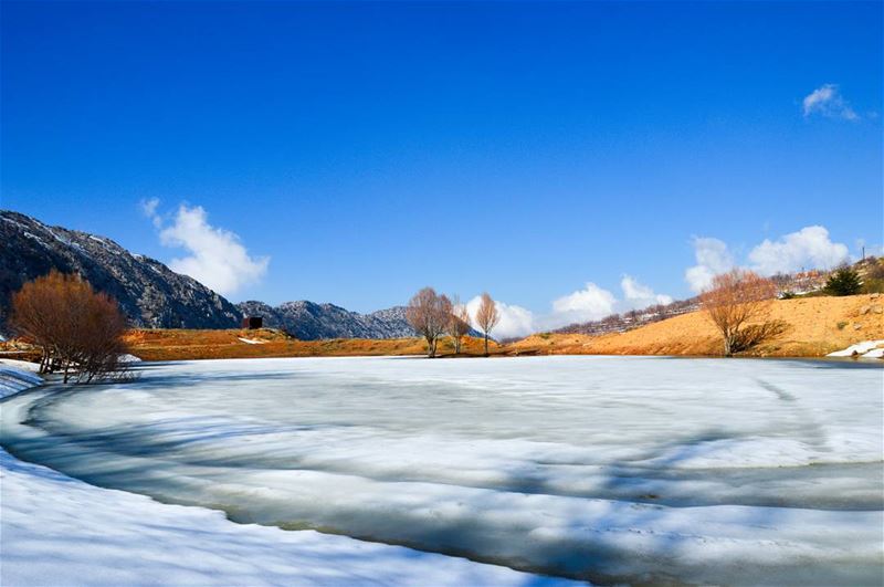 Frozen lake ❄❄..... frozen lake landscape nature hike hiking snow... (El Laqloûq, Mont-Liban, Lebanon)