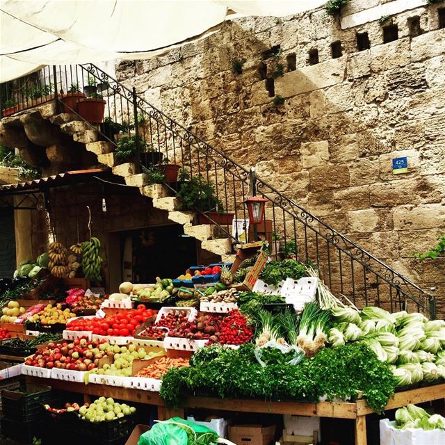  Fruit or  Vegetables?  Batroun  oldtown ... (Batroûn)