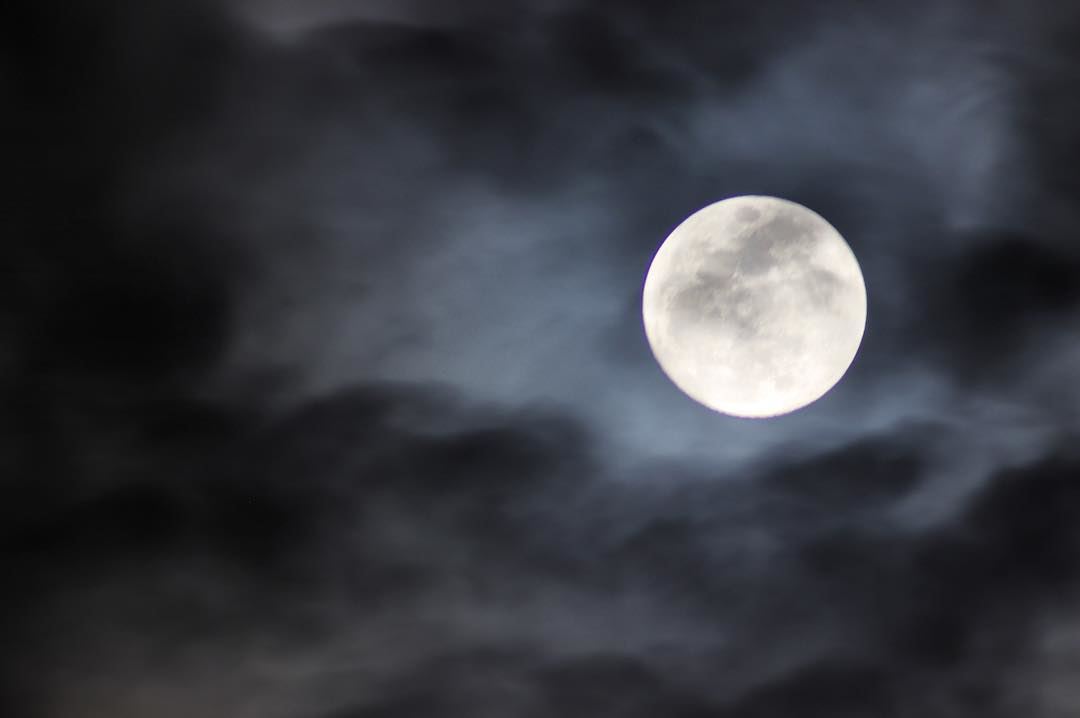  fullmoon  moon  sky  cloud  skylove  moonlovers  night  nightshot ... (Hazmieh)