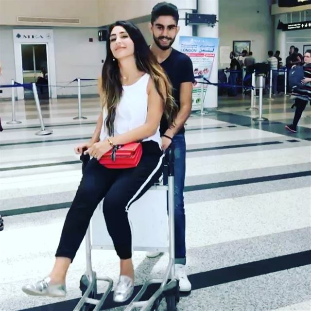 Fun at the AirPort😝  trb last week  cousin ......... pictures ... (Beirut–Rafic Hariri International Airport)